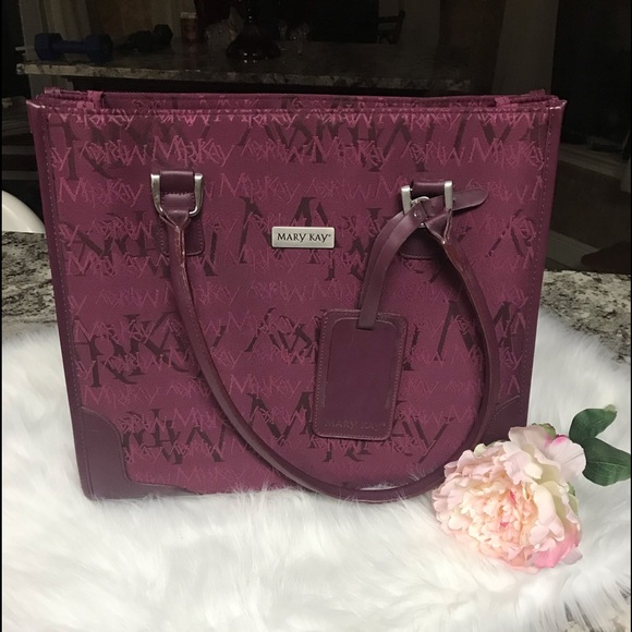 Mary Kay Handbags - 💐 HP🎉 Mary Kay Travel Bag